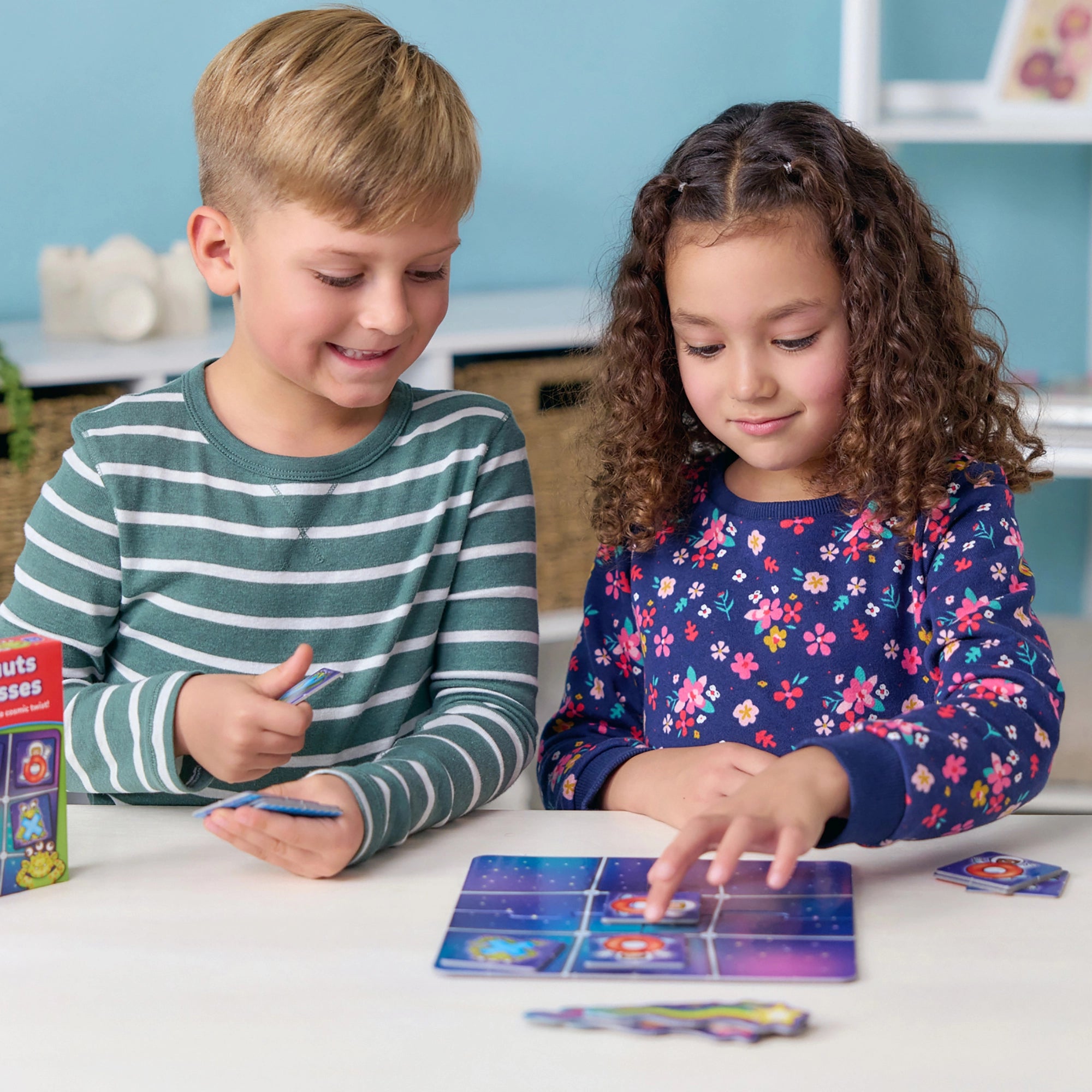 Orchard Toys Astronauts and Crosses Mini Game 3